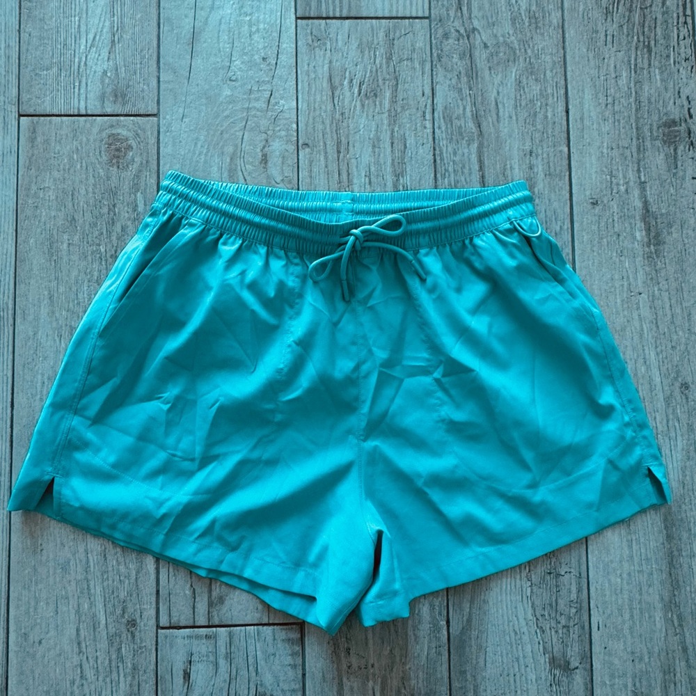 NWOT Outdoor Voices Men’s Shorts M